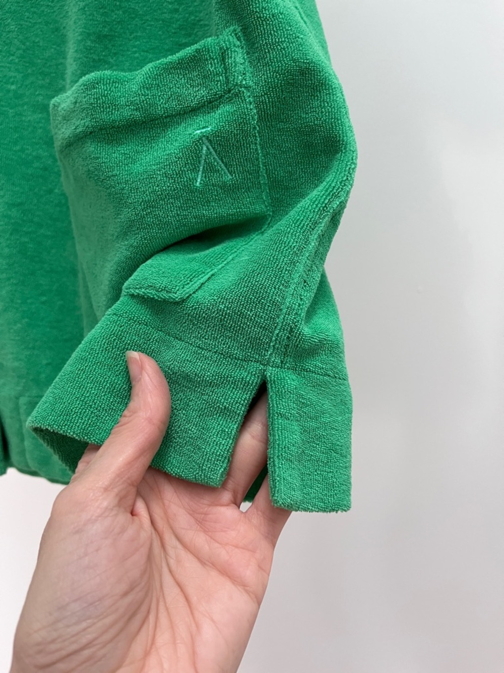 Āman short sleeve terry cloth button up shirt XS quiet luxury Aman Resorts - Picture 3 of 9